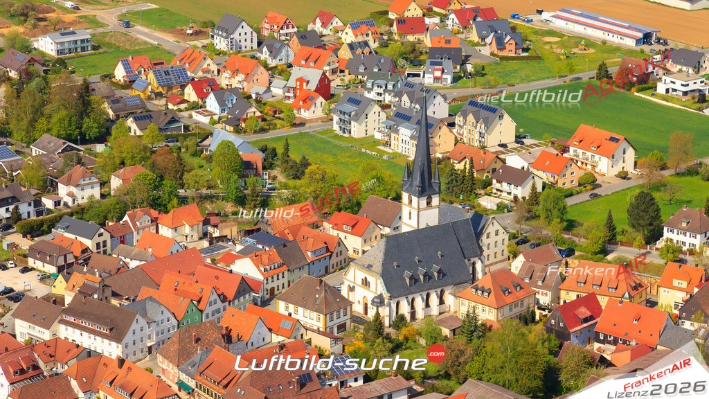 Die Luftaufnahme Kirche-st-kilian - Bad Staffelstein wurde vom UL-Flugzeug (keine Drohne) aus fotografiert.Hohe Druck- Auflösung-die Geschenkidee!