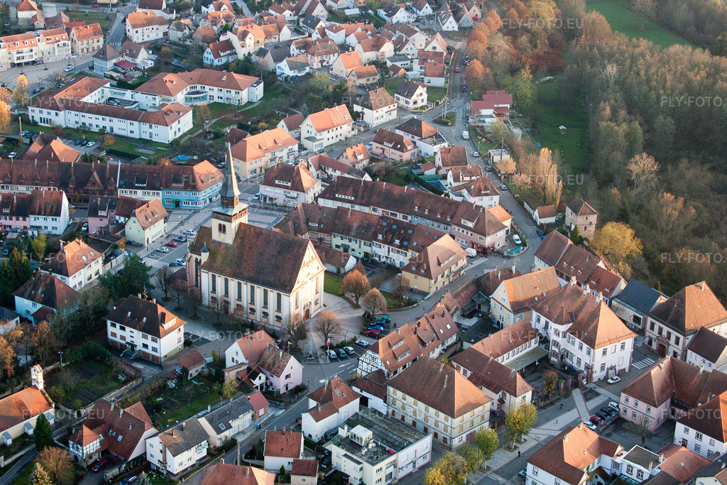 Vue aérienne: Vue de la ville à Lauterbourg dans le département Bas Rhin, France. Photo: IMG_22725.jpg prise le 19/11/2009 par Werner Riehm/FLY-FOTO.euRésolution de l'original: 4752 x 3168 px