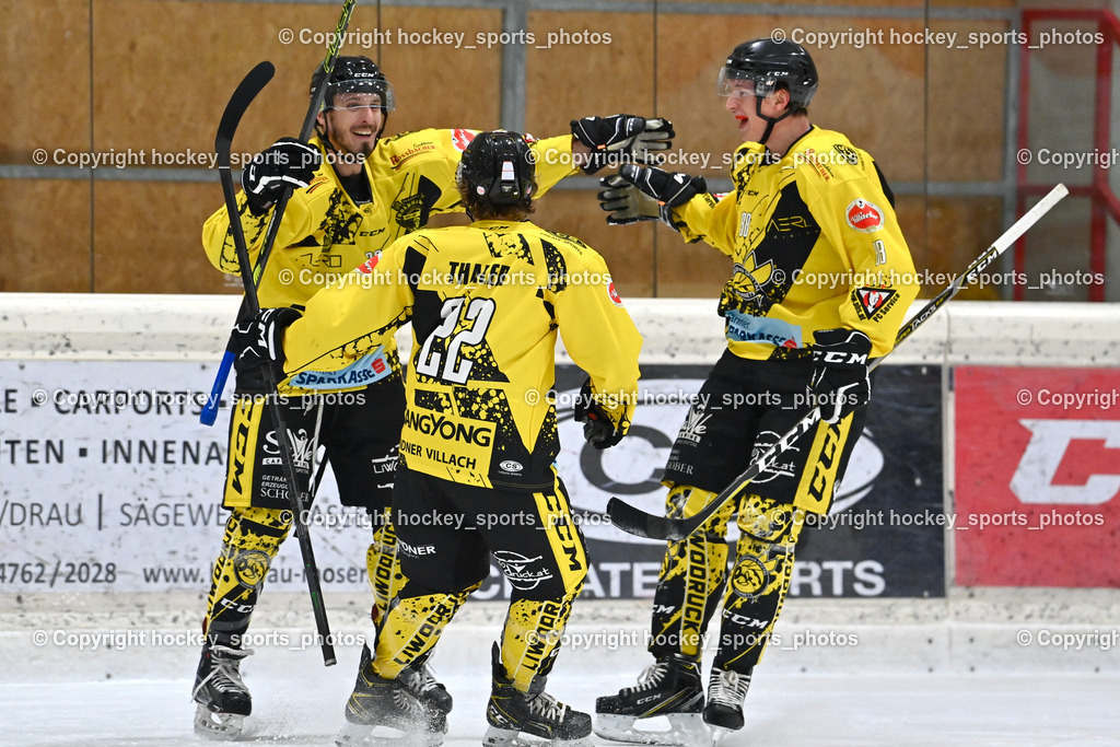 EC Spittal Hornets vs. ESC Steindorf 7.12.2022 | Jubel EC Spittal Hornets Mannschaft, #88 Zauchner Daniel, #22 Thaler Tim, #26 Wilblinger Lucas