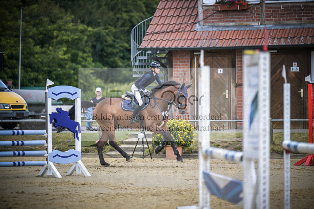 DOS_8597 | Entdecke hochwertige Reitturnierfotos von Foto Oger. Professionell, emotional und authentisch – jetzt Lieblingsmomente im Shop bestellen.Deutschlandweite Turnierfotografie. - Realisiert mit Pictrs.com