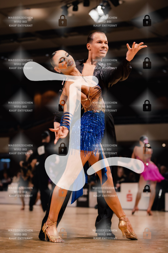 Goldstadtpokal 2025 - WDSF World Open Latin 22nd (25) Maximilian Bier _ Eveline Ishchenko (Schwarz Weiß Club Pforzheim)-2025-01-25-4824 | Webshop for digital downloads and prints of dance sport, event & show photographer Julian Link - Realisiert mit Pictrs.com