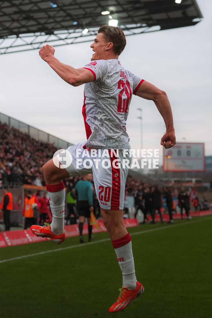 GER Rot-Weiss Essen vs. SSV Ulm, Fussball, 3. Liga, Spieltag 19, Saison 2025/2026, 20.12.2025 | GER Rot-Weiss Essen vs. SSV Ulm, Fussball, 3. Liga, Spieltag 19, Saison 2025/2026, 20.12.2025Foto: Fabian Friese - Realisiert mit Pictrs.com