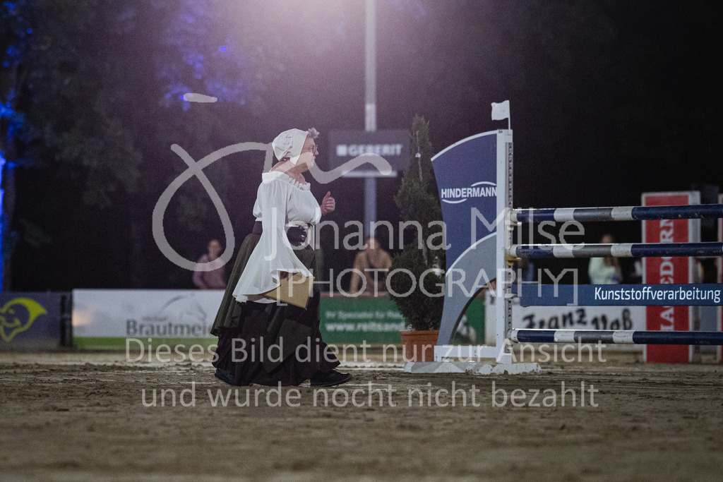 230827_Delbrueck_Kostuem-752 | Deine schönsten Turniermomente als professionelle Fotos! Entdecke hochwertige Pferdesport-Fotografie im Online-Shop. Jetzt Fotos finden & bestellen!