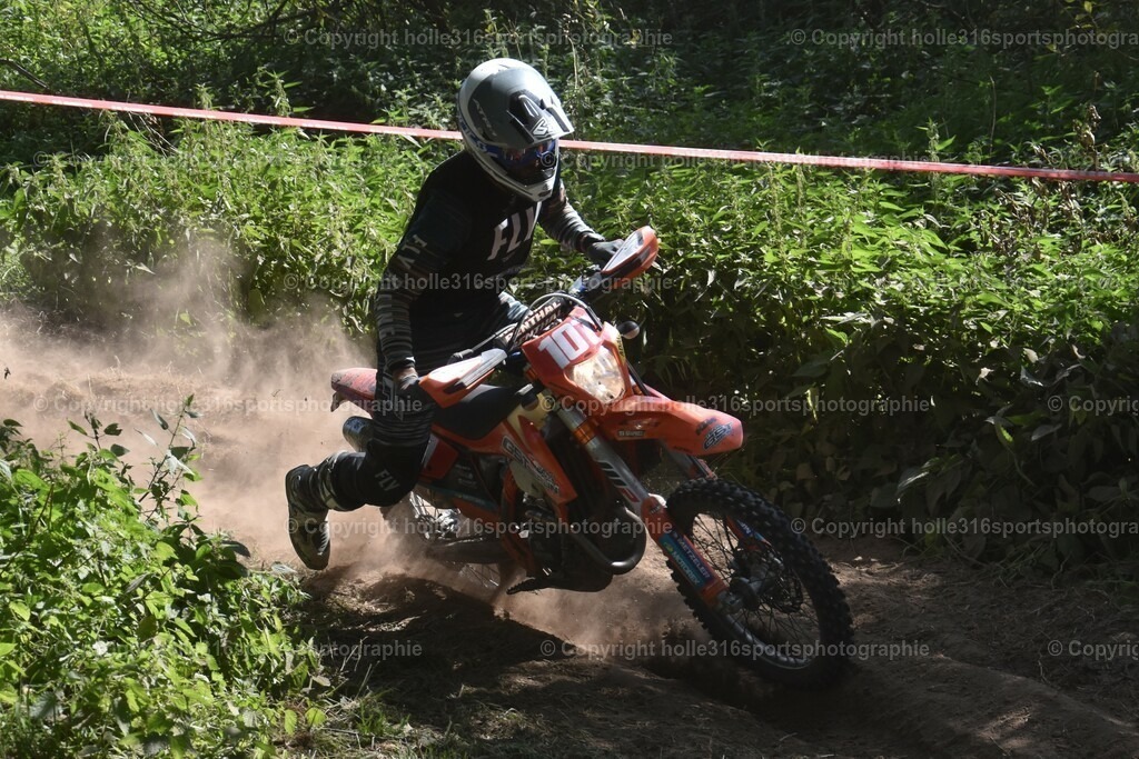 DSC_0240 | Sportfotografie , Motorsport, Motoross, Reitsport, Mointainbike, Enduro,
Landschaft , Outdoor, Eventfotografie, Landschaft, Bilder online bestellen - Realisiert mit Pictrs.com