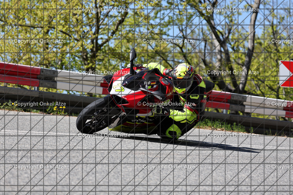 IMG_8064 | Fotograf am Kyffhäuser. Onkel Atze. Kyffhäuser Rennstrecke. Café36. Motorsportfotografie. - Realisiert mit Pictrs.com