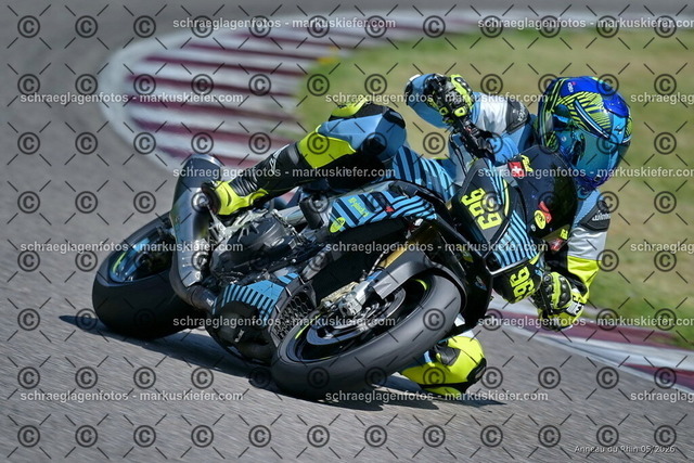 26BT02-1099 | markuskiefer.com - Realisiert mit Pictrs.com
