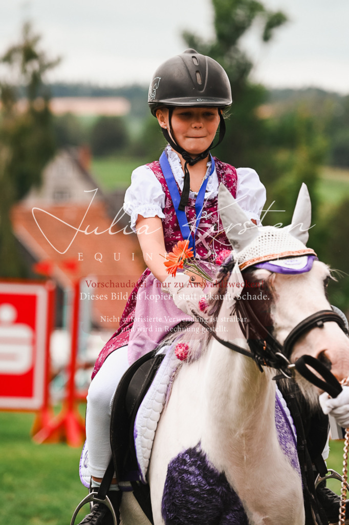 DSC_7481 | Pferde- und Turnierfotografie in Westsachsen. Pferdeportraits, Auftragszeichnungen und intuitive Kunst.