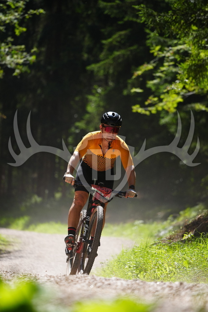 FC102136 | Fotogalerie der Treibjagd im Dunkelwald - Dein MTB Etappenrennen im Erzgebirge - Realisiert mit Pictrs.com