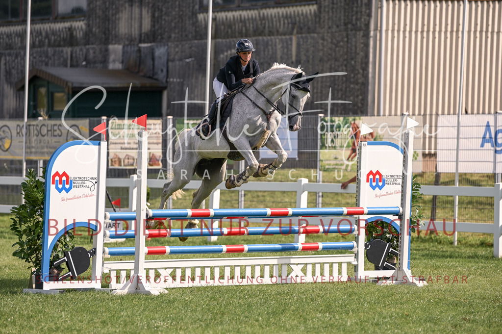 Schugtsche-Düren.2024-07.Amat.Springprf.A__-192 | Schugtsche Fotografie - Realisiert mit Pictrs.com