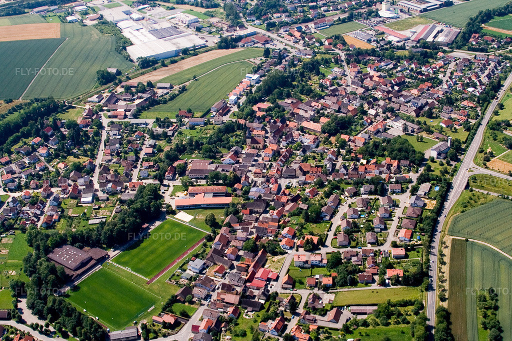 Luftbild: Dorfansicht im Ortsteil Helmstadt in Helmstadt-Bargen im Bundesland Baden-Württemberg in Deutschland. Foto: IMG_3248.jpg vom 01.07.2006 durch Werner Riehm/FLY-FOTO.de