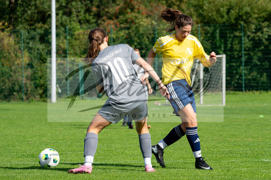 20260906_RULSVK_0221 | Fußball, Frauen:   beim Spiel der Kreisliga zwischen SG Rulle/Haste vs. SV Kettenkamp am 06.09.2026 im Stavermann-Sportpark in Rulle/Wallenhorst, Deutschland.(Foto von Nico Paetzel) - Realisiert mit Pictrs.com