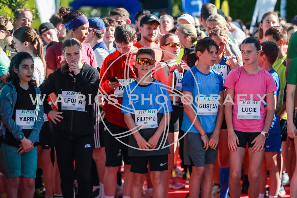 ..... | LINZ,AUSTRIA,27.April 25, Int. 3 Brückenlauf Linz  , Image shows: Photo: WAPICS / Manuel Binder