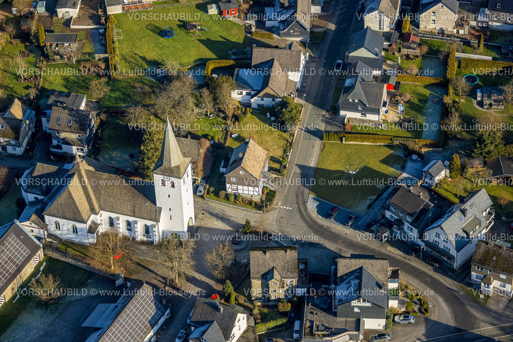Bestwig260104461 | Luftbild, kath. St. Joseph-Kirche, Ostwig, Bestwig, Sauerland, Nordrhein-Westfalen, Deutschland