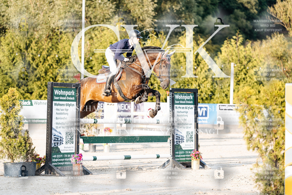 CK900989 | Turnierfotografie Pferdefotografie Trier Rheinland-Pfalz Pferdesport Reitsport Tierfotografie Sportfotografie Pferdevideo Pferdevideografie Equestrianvideography equestrianphotography  - Realisiert mit Pictrs.com