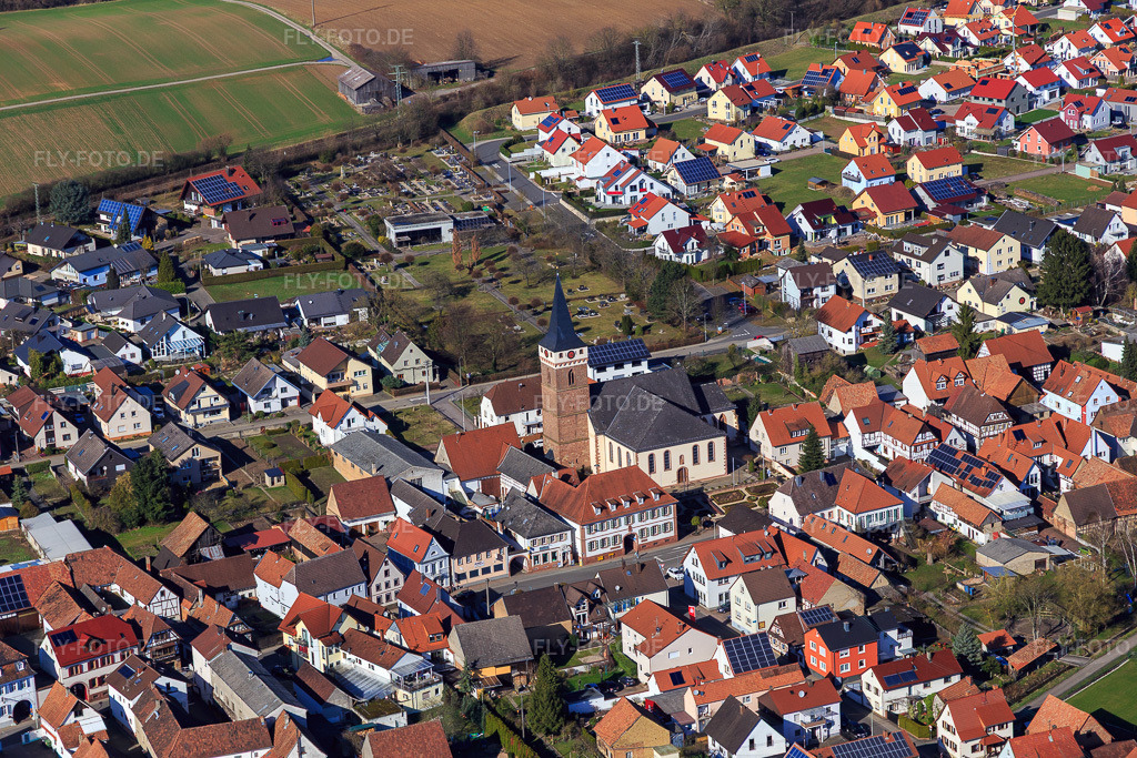 Luftbild: Kirche und Bürgerhaus in der Ortmitte aus Südwesten im Ortsteil Schaidt in Wörth im Bundesland Rheinland-Pfalz in Deutschland. Foto: IMG_097191.jpg vom 10.03.2017 durch Werner Riehm/FLY-FOTO.de