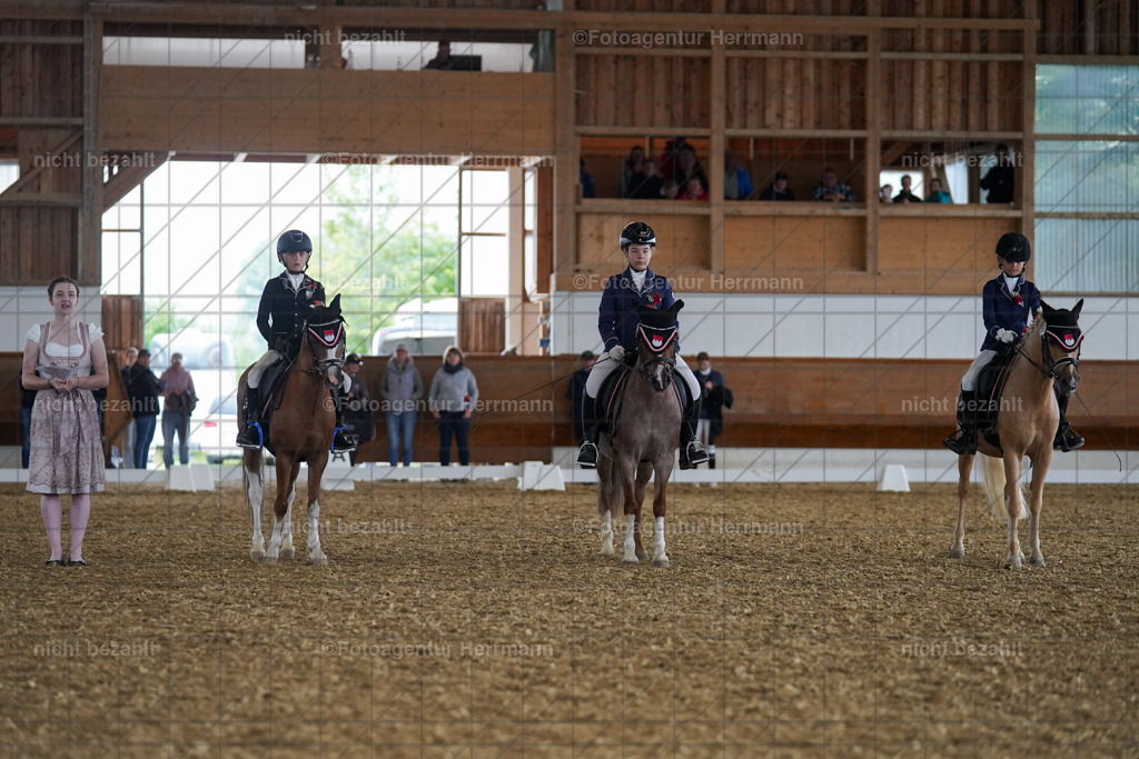FAH09403 | Turnierbilder, Reitsportfotos, LAPO, Landesponyturnier, Turnierfotografen Bayern