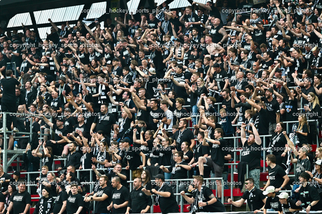 SK Puntigamer Sturm vs. SK Rapid Wien Siegerehrung, Impressionen | SK Sturm Fans, SK Puntigamer Sturm vs. SK Rapid Wien Siegerehrung, Impressionen, SK Puntigamer Sturm vs. SK Rapid Wien Siegerehrung, Impressionen am 01.05.2024 in Klagenfurt (Wörthersee Stadion ), Austria, (Photo by Bernd Stefan)