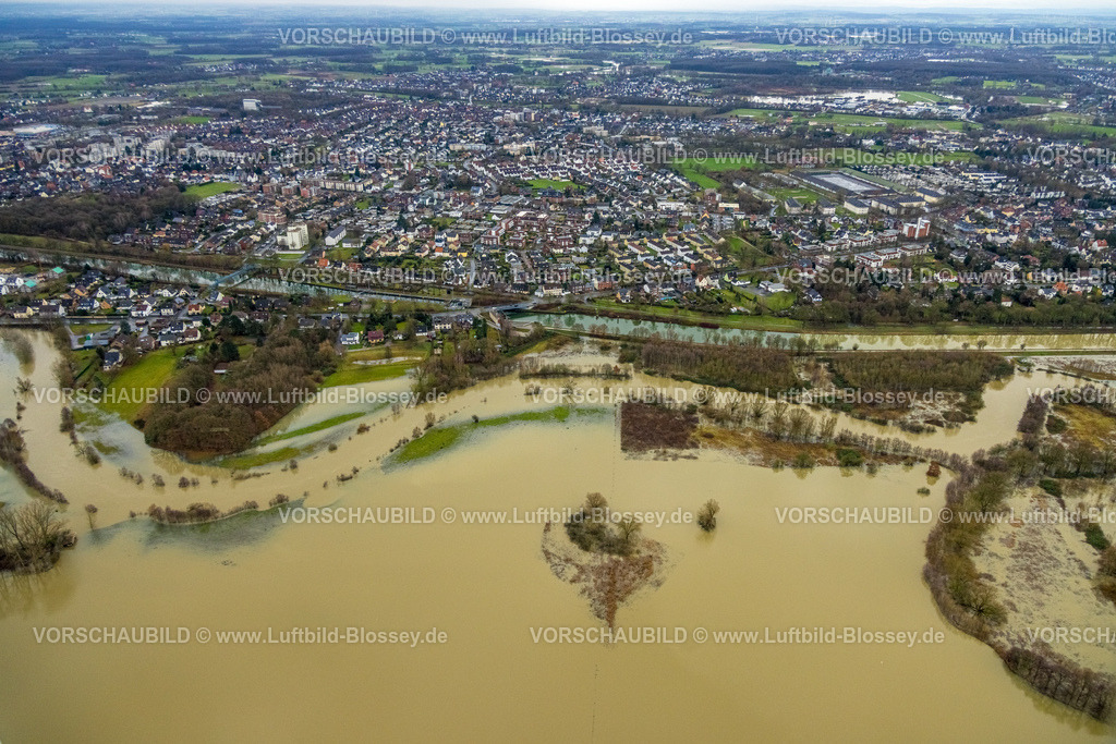 Hamm231201164 | Luftbild vom Hochwasser der Lippe, Weihnachtshochwasser 2023, Fluss Lippe tritt nach starken Regenfällen über die Ufer, Überschwemmungsgebiet Lippeaue Schlagmersch, Bäume im Wasser in Herzform, Formen und Farben, Datteln-Hamm-Kanal, Blick auf Ortsteil Werries, Datteln-Hamm-Kanal, Stadtbezirk Heessen, Hamm, Ruhrgebiet, Nordrhein-Westfalen, Deutschland