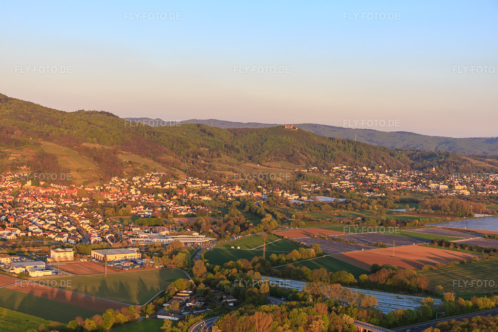 Luftbild: Ortsansicht aus Westen in Zwingenberg im Bundesland Hessen in Deutschland. Foto: IMG_077839.jpg vom 23.04.2015 durch Werner Riehm/FLY-FOTO.de