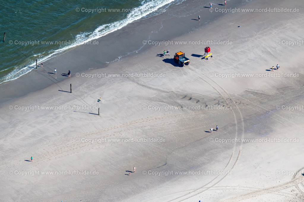 Norderney_Strand_Weisse_Düne_ELS_6392050923 | NORDERNEY 05.09.2023 Sandstrand- mit Strandkörben am Nordstrand auf der Insel Norderney im Bundesland Niedersachsen, Deutschland. // Sandy beach with beach chairs on the northern beach on the island of Norderney in the state of Lower Saxony, Germany. Foto: Martin Elsen