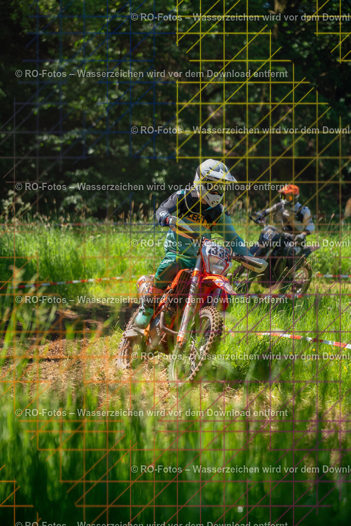 Wolfshausen 2 Lauf -277 | Sportfotografie von RO-Fotos: Motorsport, Motocross, Enduro, Laufveranstaltungen und Triathlon. Professionelle Fotos von Sportlern und Events. - Realisiert mit Pictrs.com