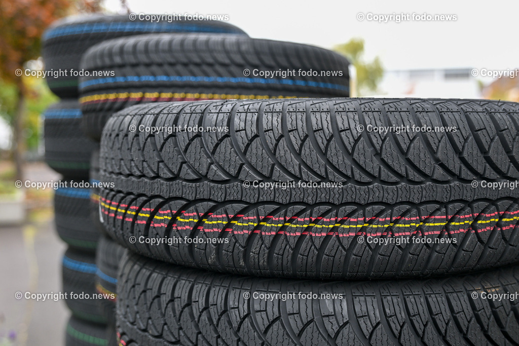 Reifen Wondraschek_ Linz_ 17.10.2023-21 | 17.10.2023, Linz, AUT,Reifen Wondraschek, im Bild Vorbestellte Reifen fuer den Verkauf