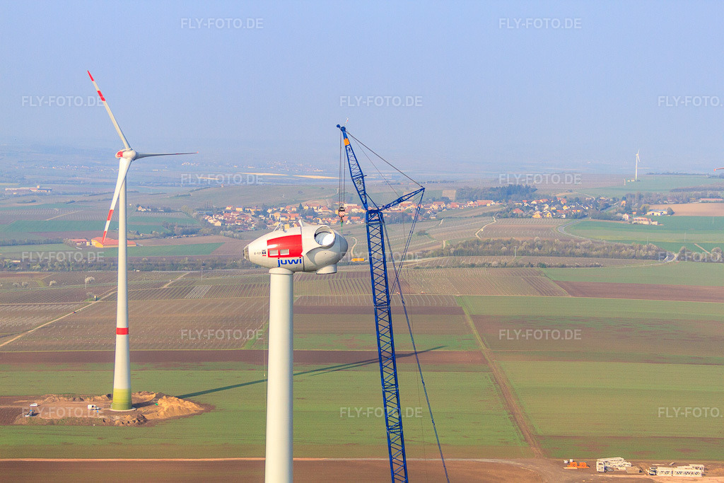 Luftbild: Windkraftanlagenbaustelle in Gabsheim im Bundesland Rheinland-Pfalz in Deutschland. Foto: IMG_49735.jpg vom 13.04.2012 durch Werner Riehm/FLY-FOTO.de