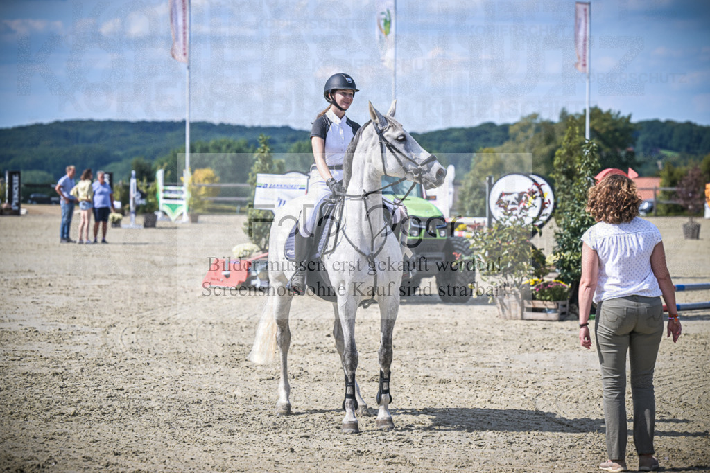 DOS_0021 | Entdecke hochwertige Reitturnierfotos von Foto Oger. Professionell, emotional und authentisch – jetzt Lieblingsmomente im Shop bestellen.Deutschlandweite Turnierfotografie. - Realisiert mit Pictrs.com