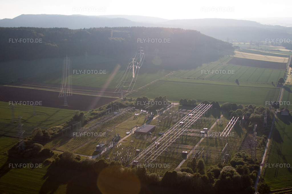 Luftbild: Umspannwerk Grohnde in Emmerthal im Bundesland Niedersachsen in Deutschland. – Foto: IMG_65029.jpg vom 23.05.2014 durch Werner Riehm/FLY-FOTO.de – Auflösung des Originals: 4752 x 3168 px