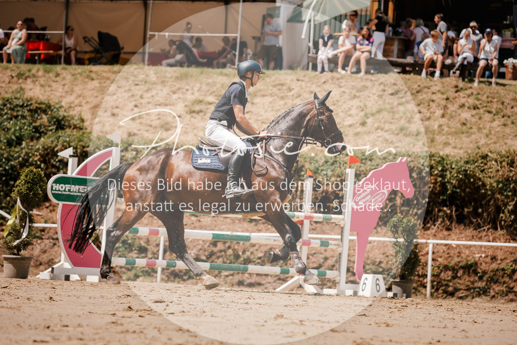 3I6A8085 | Stimmungsvolle Portraits und Reitsportfotografie im Ruhrgebiet und im Münsterland.

Pferdefotografie, Hundefotografie, Tierfotografie, Reportagen, Portraits von Tier und Mensch, Turnierfotografie in Bochum, Recklinghausen, Marl, Haltern am See, Dülmen.. - Realisiert mit Pictrs.com