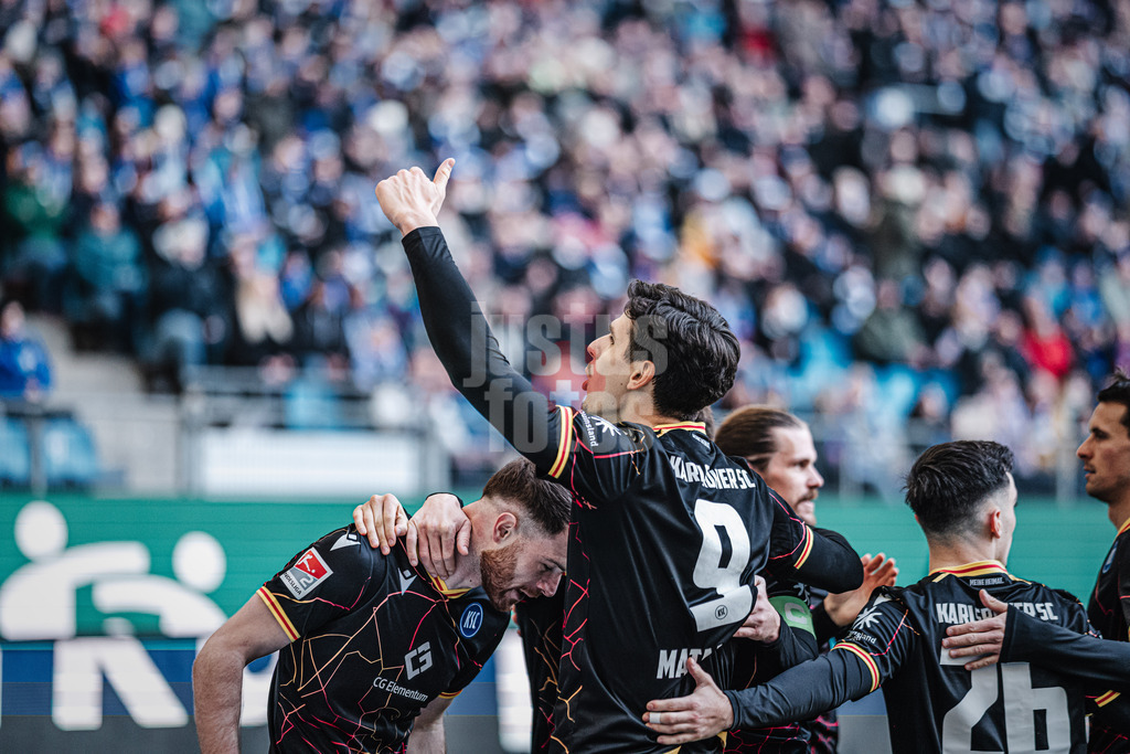 Fußball | Männer | Saison 2023/2024 | 2. Fußball-Bundesliga | 19. Spieltag | Hamburger SV vs. Karlsruher SC | 28.01.2024 | Torjubel vom KSC Igor Matanovic (#9, Karlsruher SC) in der mitte