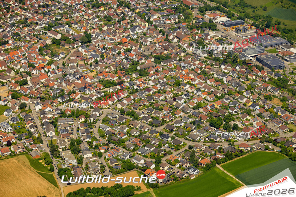 Das Luftbild zeigt Obereisesheim Neckarsulm - Die Luftaufnahme wurde 2023 vom UL-Flugzeug aus erstellt ( keine Drohne ) - Hochauflösende Luftaufnahme - Für grossformatige Ausdrucke geeignet. Die Geschenkidee !Mit Lizenz und Bildrechte bestellbar