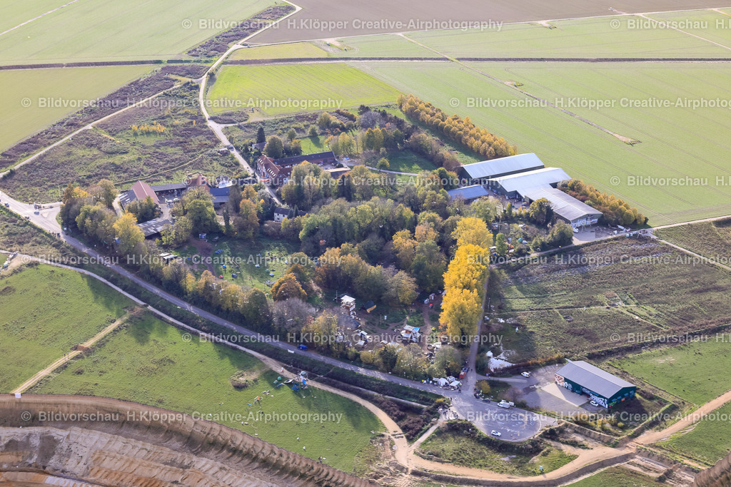Luftbild Erkelenz _ Jülich _ Hambacher Forst_ Lützerath ist ein Weiler der Stadt Erkelenz Braukohle_ Tagebau_Garzweiler-8647 | Luftbildfotografie Hermann Klöpper - Realized with Pictrs.com
