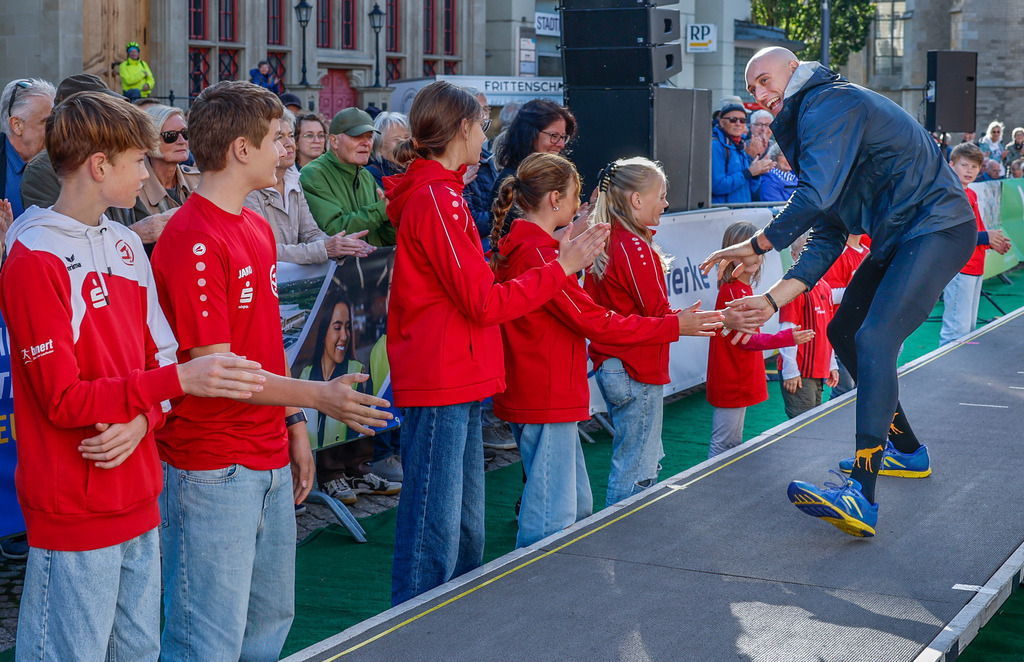 top-top.de 240913-097 | Foto, Video, Fotografie, Videografie, Fotobox, DJ, Discjockey, Musik, Musikbox, Veranstaltung, Photobooth, Amazon, Ebay, Buchtipp, Bestseller, Autor, Verlag, Buch, Wesel, Hamminkeln, NRW, Dinslaken, Rees, Drohne, Hochzeit, Party, Fotobox, Wesel, Fotograf