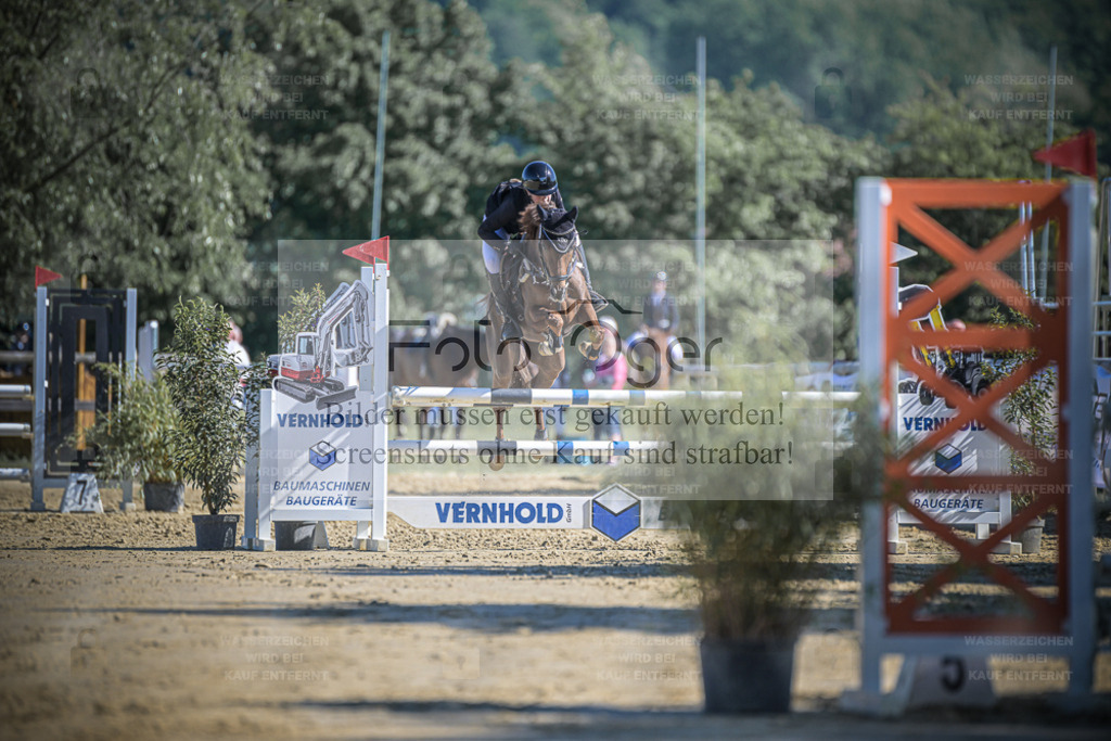 20240512-DOS_3488 | Entdecke hochwertige Reitturnierfotos von Foto Oger. Professionell, emotional und authentisch – jetzt Lieblingsmomente im Shop bestellen. - Realisiert mit Pictrs.com