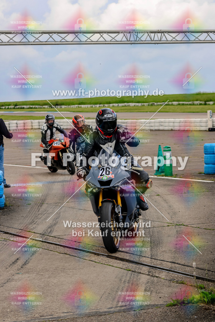 MotoTeam-9440 | Hier findet Ihr Bilder von Touristenfahrten auf der Nürburgring Nordschleife oder von anderen Veranstaltungen die ich besucht habe. Viel Spass beim Durch Schauen 