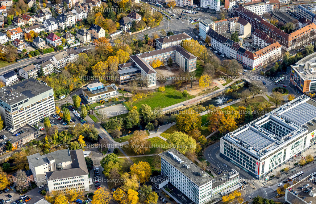 Hagen251100866 | Luftbild, Schule Ricarda-Huch-Gymnasium, Kindertagesstätte St. Paula des Caritasverbandes Hagen, herbstliche Bäume, Mittelstadt, Hagen, Ruhrgebiet, Nordrhein-Westfalen, Deutschland