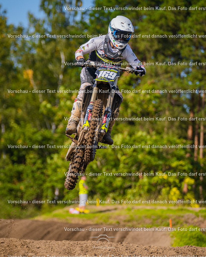 09_21_LM_Schenkenhorst-8278 | Sportfotografin aus Berlin-Brandenburg mit Fokus auf Motocross. Ich halte deine sportliche Leistung und echte Emotionen auf und neben der Strecke professionell fest. Entdecke die Fotos von deinem Rennen und bestelle sie direkt hier im Shop.