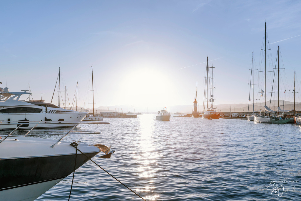 Saint Tropez | Herzlich willkommen auf meiner Seite! Ich bin Elke Wallnisch, Deine Fotografin für lichtstarke Momente. Der Name steht für alles, was mich mit der Fotografie verbindet: Das Licht und seine machtvolle Wirkung auf eine Situation oder unsere Stimmung - Realisiert mit Pictrs.com