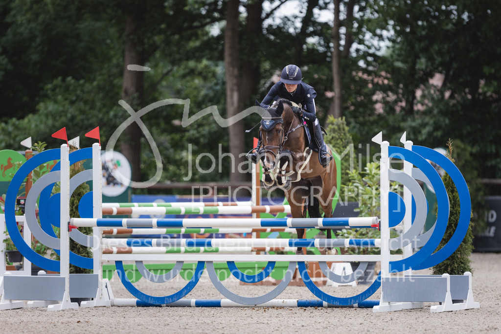 220614_Mühlen_SprPfL-497 | Late Entry Mühlen
Springpferdeprüfung Kl.L 4-7j. gl. Einlaufprüfung für 5j.Pferde
14.06.2022