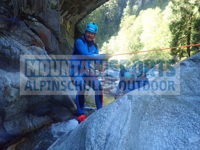 P1010020 | Bestelle die Bilder deines Berg- oder Wasser-Abenteuers mit Mountain Sports bequem von zu Hause aus direkt über unseren Online Fotoshop von pictrs.com. - Realisiert mit Pictrs.com