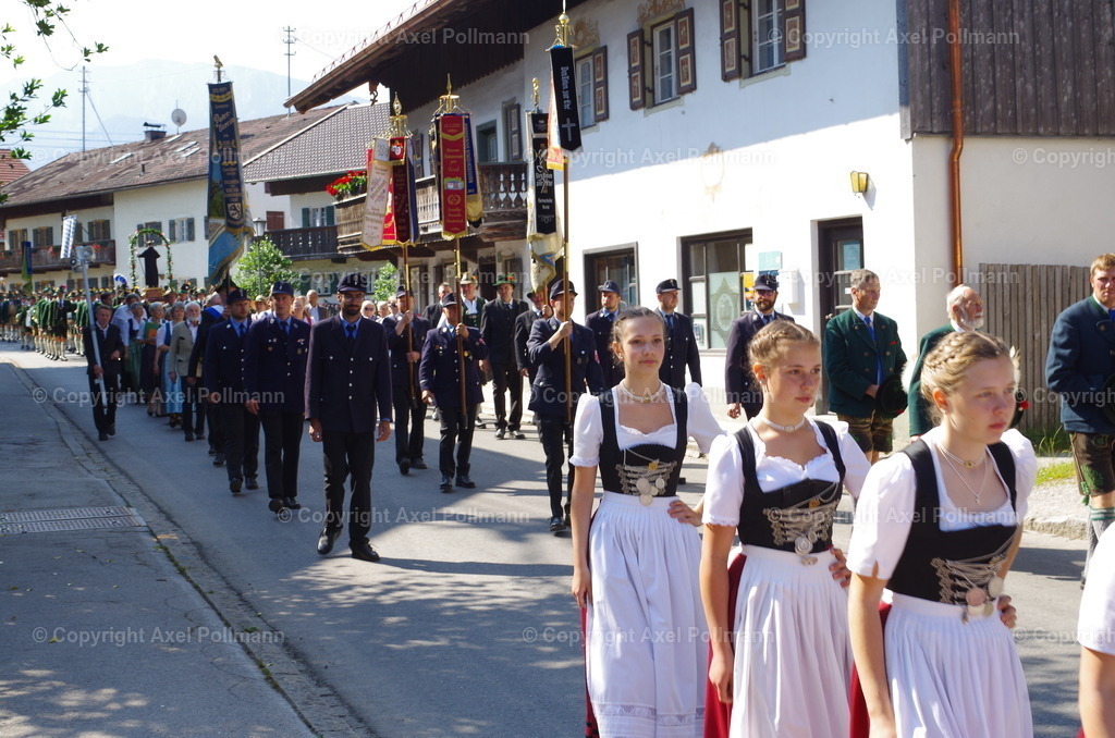 IMGP3678 | fotografiert von Axel PollmannLeonhardi Wallfahrt Benediktbeuern und Murnau, Fronleichnam, Fasching, Landschaft im Loisachtal und Benediktbeuern  - Realisiert mit Pictrs.com