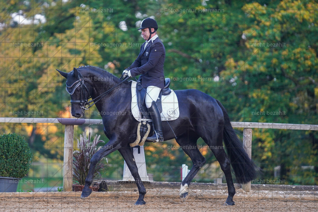 20221007-FAH00588 | Diessen am Ammersee, 2022, Dressur- und Springturnier, Reitsportbilder, Turnierfotografen Bayern, Pferdefotografen, Fotoagentur Herrmann, Turnierbilder
