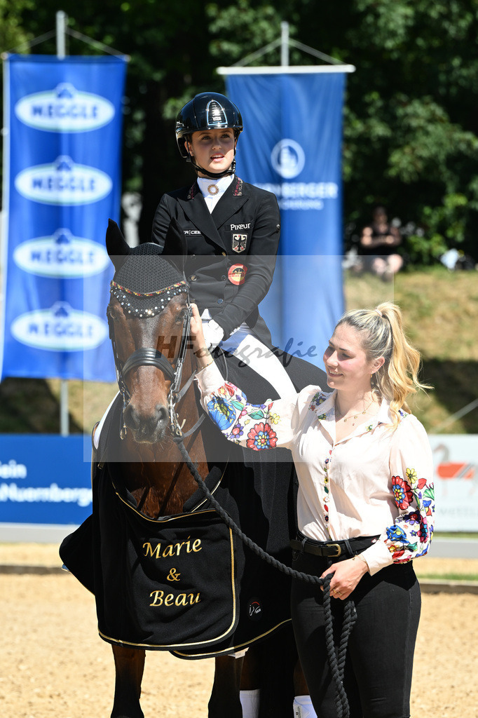 Goldenes Reitabzeichen_Marie Sohler_11253384 | hf-fotografie - Realisiert mit Pictrs.com