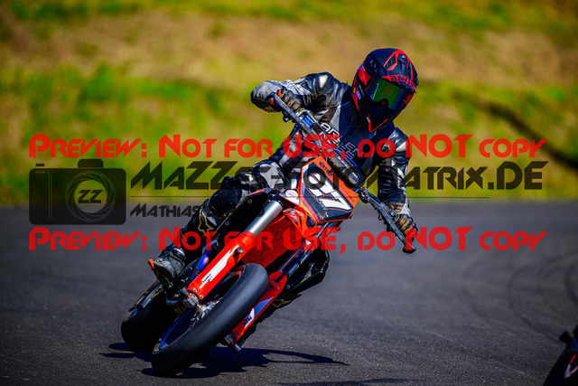 MaZZes_FotoMatrix_240816_6007705_8517 | UE40