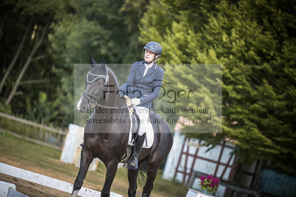 DOS_3691 | Entdecke hochwertige Reitturnierfotos von Foto Oger. Professionell, emotional und authentisch – jetzt Lieblingsmomente im Shop bestellen.Deutschlandweite Turnierfotografie. - Realisiert mit Pictrs.com