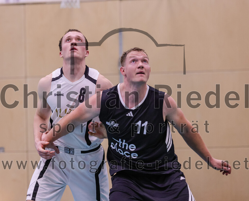 2026-01-31_049_TSV_Vaterstetten_gegen_TS_Herzogenaurach | Vaterstetten, Deutschland, 31.01.2026:Basketball, 2. Regionalliga Süd 2025 / 2026, 14. Spieltag, TSV Vaterstetten gegen TS Herzogenaurach, Endergebnis: 71:70Tom Hedden (TSV Vaterstetten, #8)Foto: Christian Riedel / fotografie-riedel.net