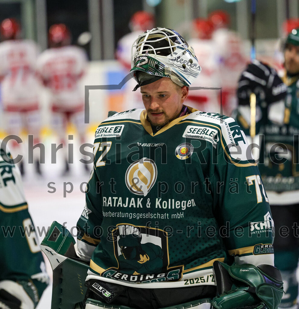 2025-09-12_204_TSV_Erding_gegen_EV_Landshut | Erding, Deutschland, 12.09.2025:Eishockey, Oberliga Süd 2025 / 2026, Testspiel, TSV Erding gegen EV Landshut, Endergebnis: 4:6Torwart David Zabolotny (Erding Gladiators, #72)Foto: Christian Riedel / fotografie-riedel.net