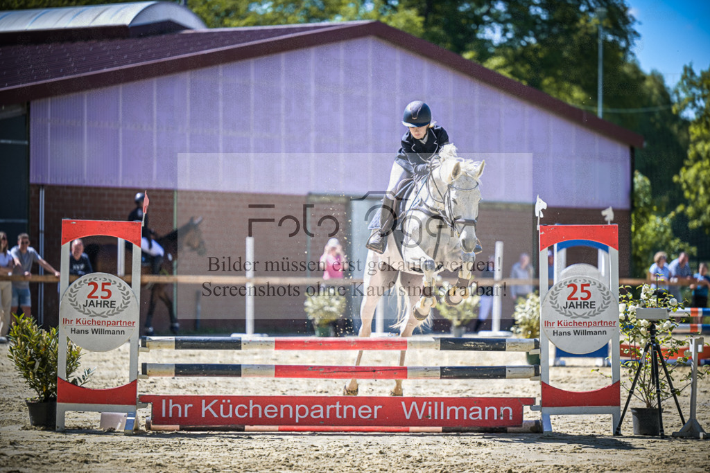 DOS_0030 | Entdecke hochwertige Reitturnierfotos von Foto Oger. Professionell, emotional und authentisch – jetzt Lieblingsmomente im Shop bestellen.Deutschlandweite Turnierfotografie. - Realisiert mit Pictrs.com