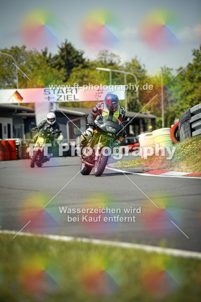 OBK_Mai_Martina_Markus-10792 | Hier findet Ihr Bilder von Touristenfahrten auf der Nürburgring Nordschleife oder von anderen Veranstaltungen die ich besucht habe. Viel Spass beim Durch Schauen 
